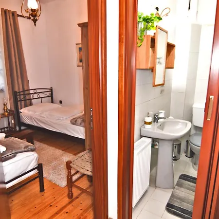 La Casa Nostra شقة كاستوريا